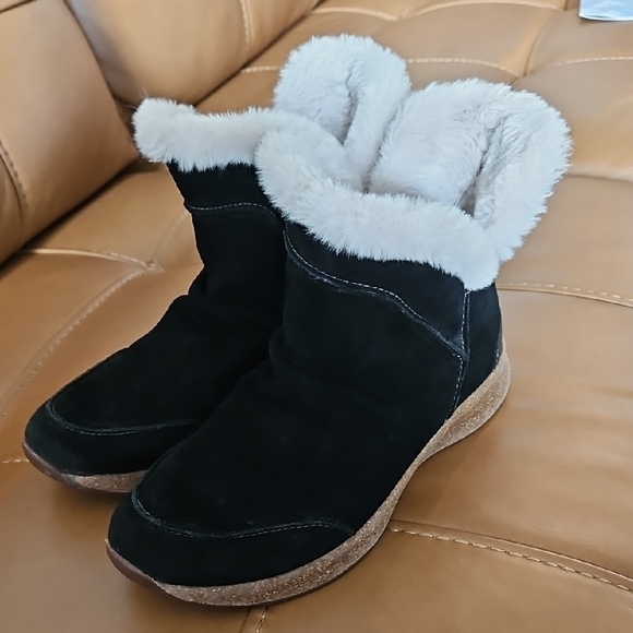 Taos Footwear Shoes - Taos Size 8 Cozy Black Faux Fur Lined Boots